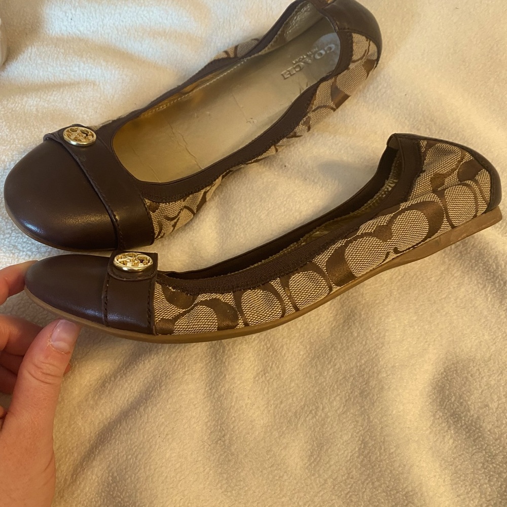 Coach Stretch Flats